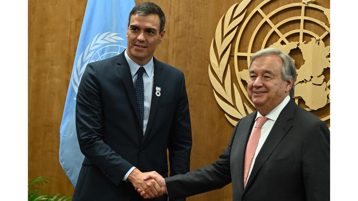 El presidente del Gobierno en funciones, Pedro Sánchez, es recibido por el Secretario General de las Naciones Unidas, António Guterres, para mantener una reunión bilateral.