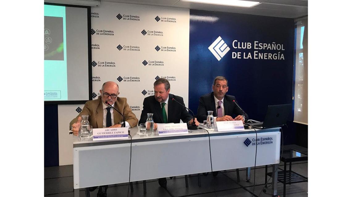 De izda. a dcha.: Arcadio Gutiérrez Zapico, director general de Enerclub; José Miguel Villarig, presidente de APPA; y José María González Moya, director general de APPA.
