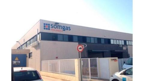 Imagen de la fachada de la sede de Somgas, filial de Antia SMG Group, en Sabadell (Barcelona).