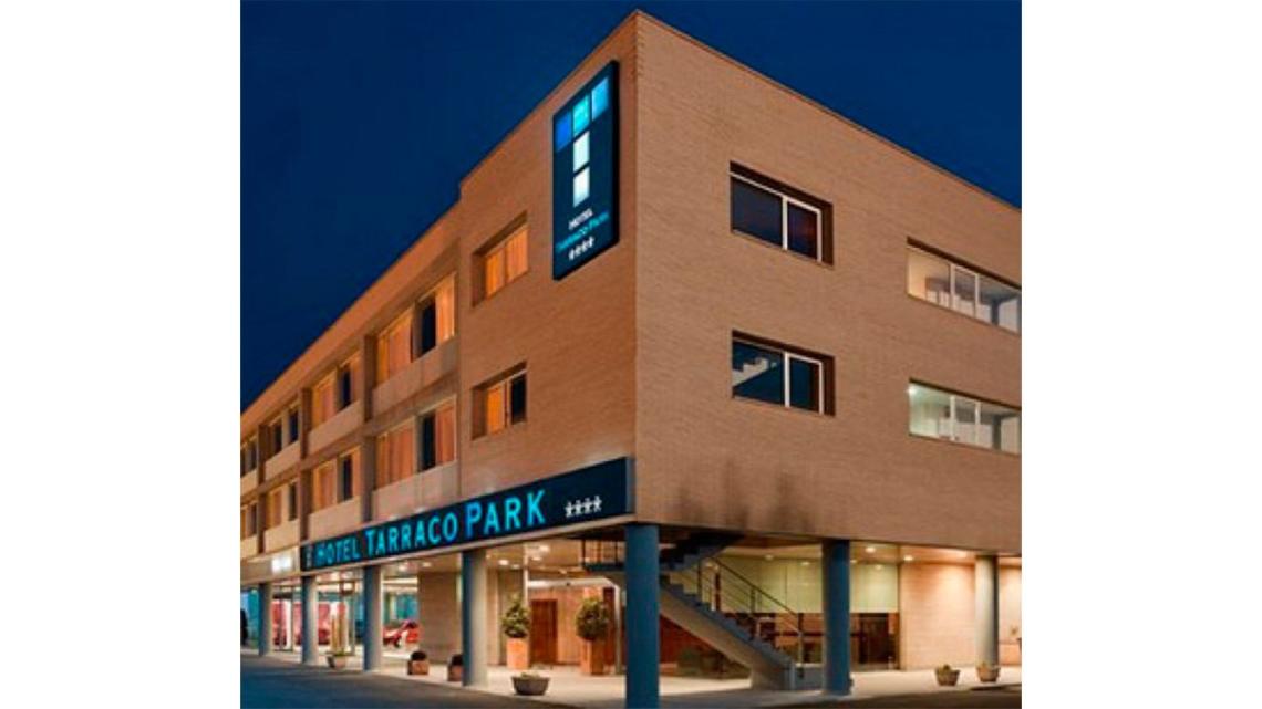 El hotel está situado en la Carretera de Valencia (Tarragona).