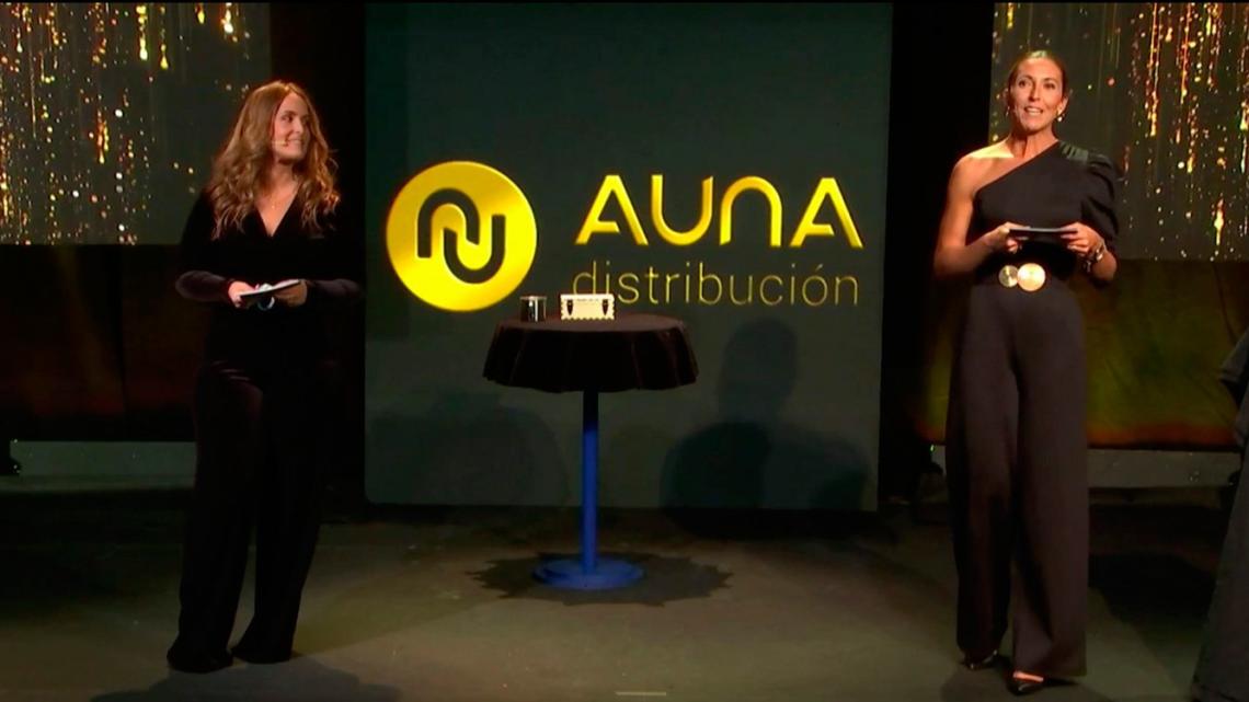 Nerea Orduña y Mariana Barrado presentando los Premios AUNA 2020.