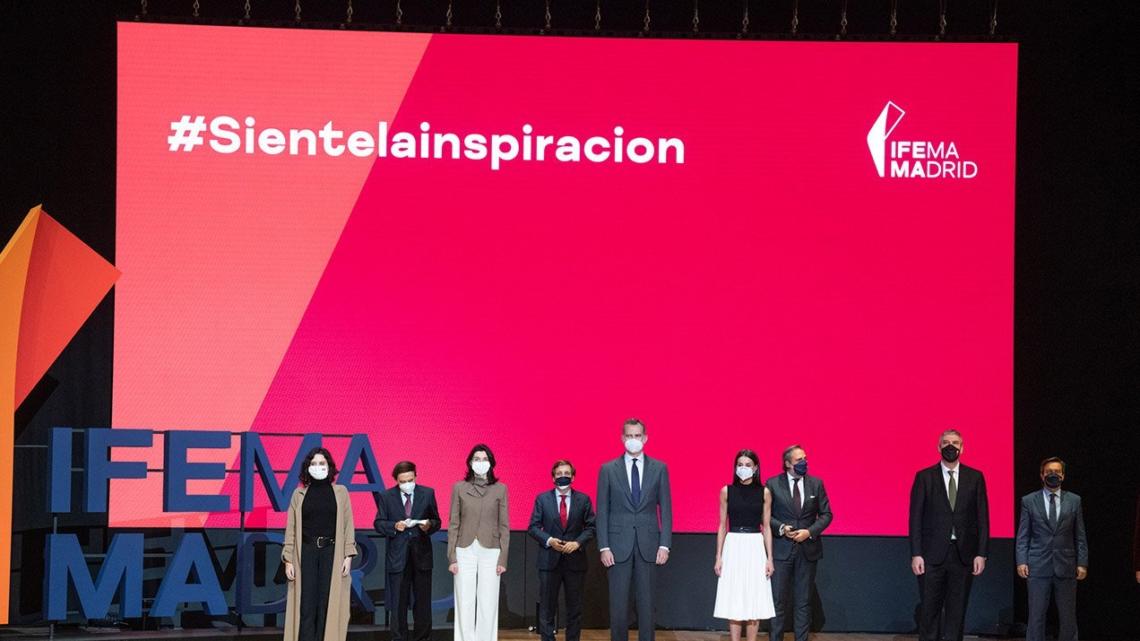 Los Reyes presidieron la presentación de la nueva imagen corporativa, a la que también asistieron otras personalidades como Pilar Llop, presidenta del Senado, la ministra de Industria, Reyes Maroto, y la presidenta de la Comunidad de Madrid, Isabel Díaz Ayuso.