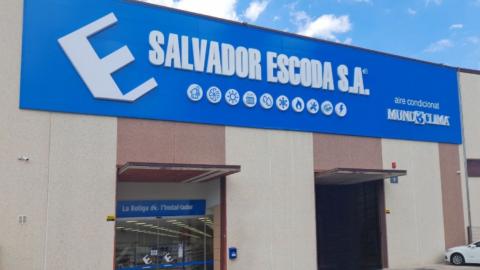 Imagen de la fachada del nuevo centro que Salvador Escoda ha inaugurado en la provincia de Barcelona. Es la segunda EscodaStore en la zona.