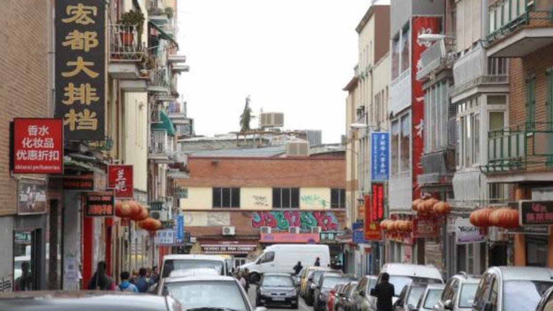 Imagen de una de las zonas del barrio de Usera, conocido como el Chinatown madrileño. Fuente: diario La Información.
