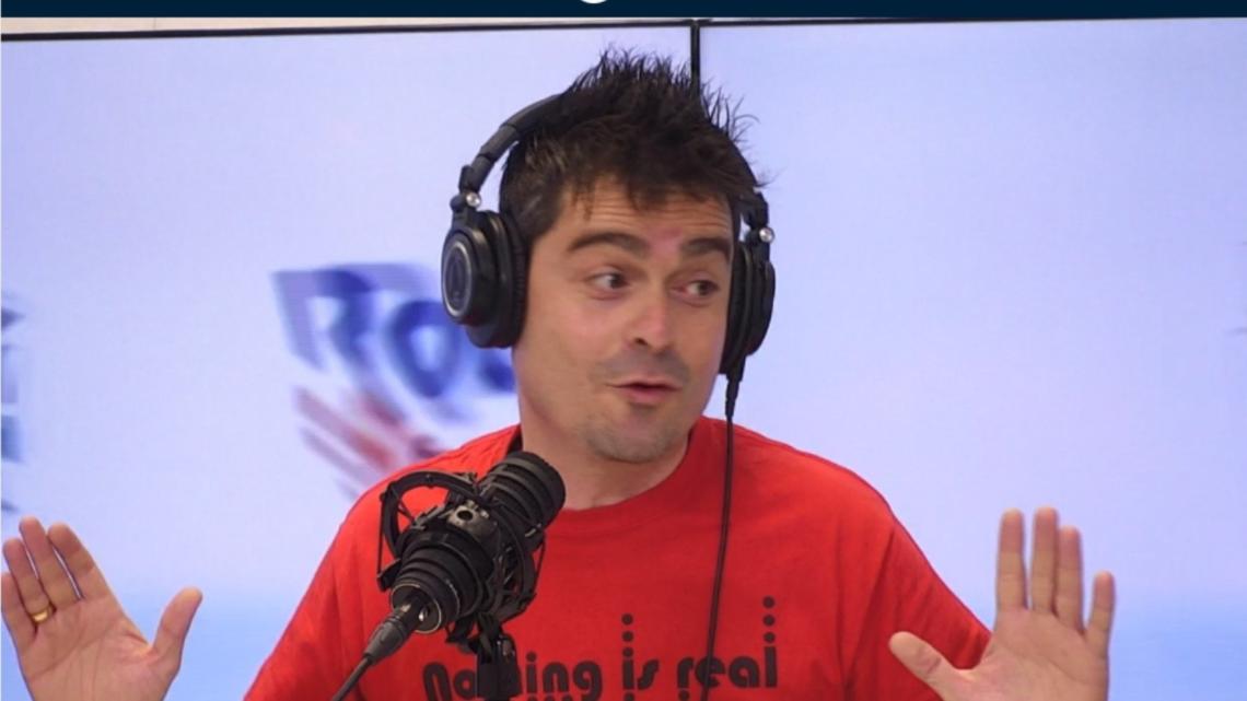 El cómico Álex Clavero, durante su monólogo (emitido en Rock FM) sobre su experiencia con un técnico de calderas.