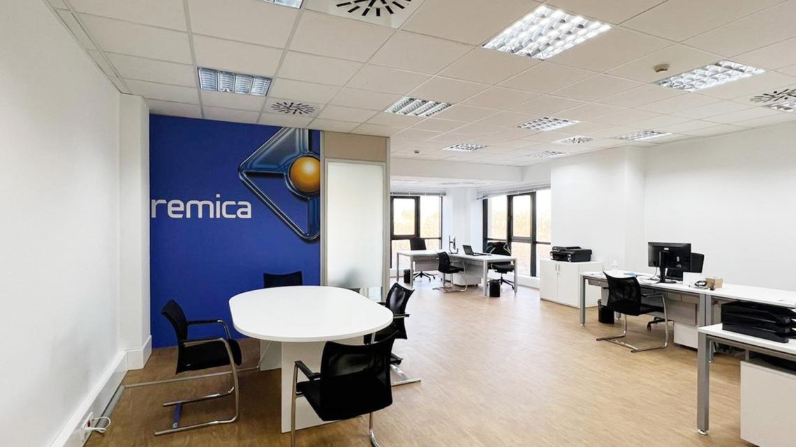 Interior de la nueva sede de Remica en la Isla de la Cartuja de Sevilla.