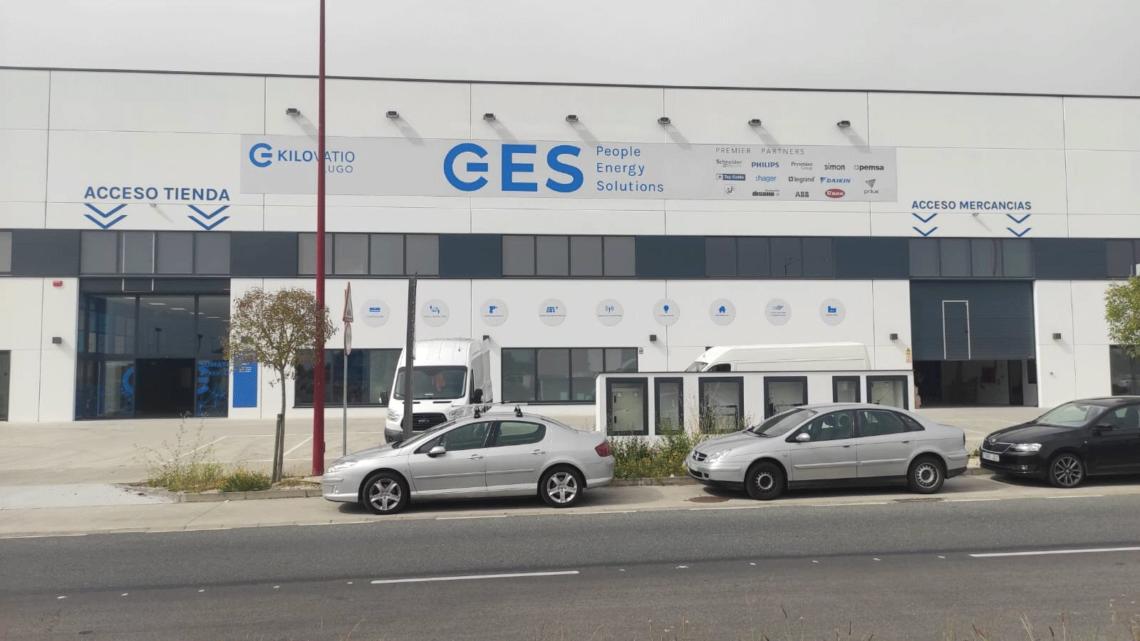 Fachada del nuevo punto de venta de GES en Lugo.