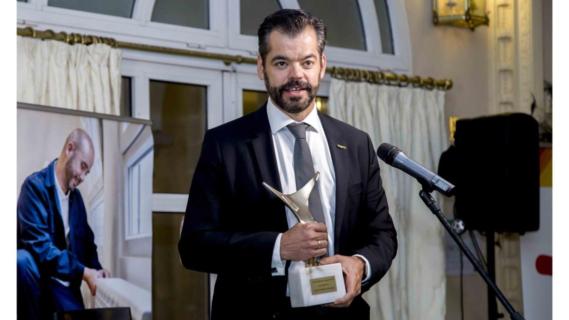 Vicente Gallardo recibió el premio Manuel Laguna durante la cena de gala que puso el broche de oro al Congreso CONAIF de Sevilla. Foto: CONAIF.