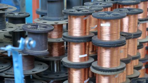 El precio del cobre ha descendido en 284 dólares/tonelada desde septiembre.