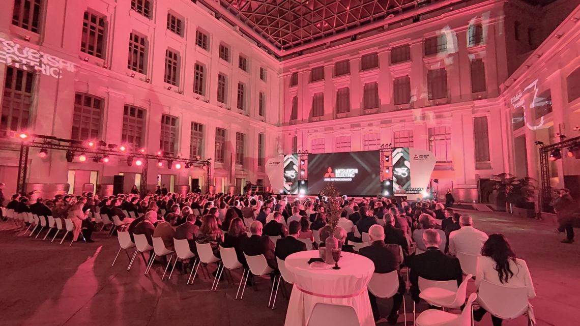 La gala de entrega de premios congregó a casi 300 personas en la Galería de Cristal del Palacio de Cibeles de Madrid.