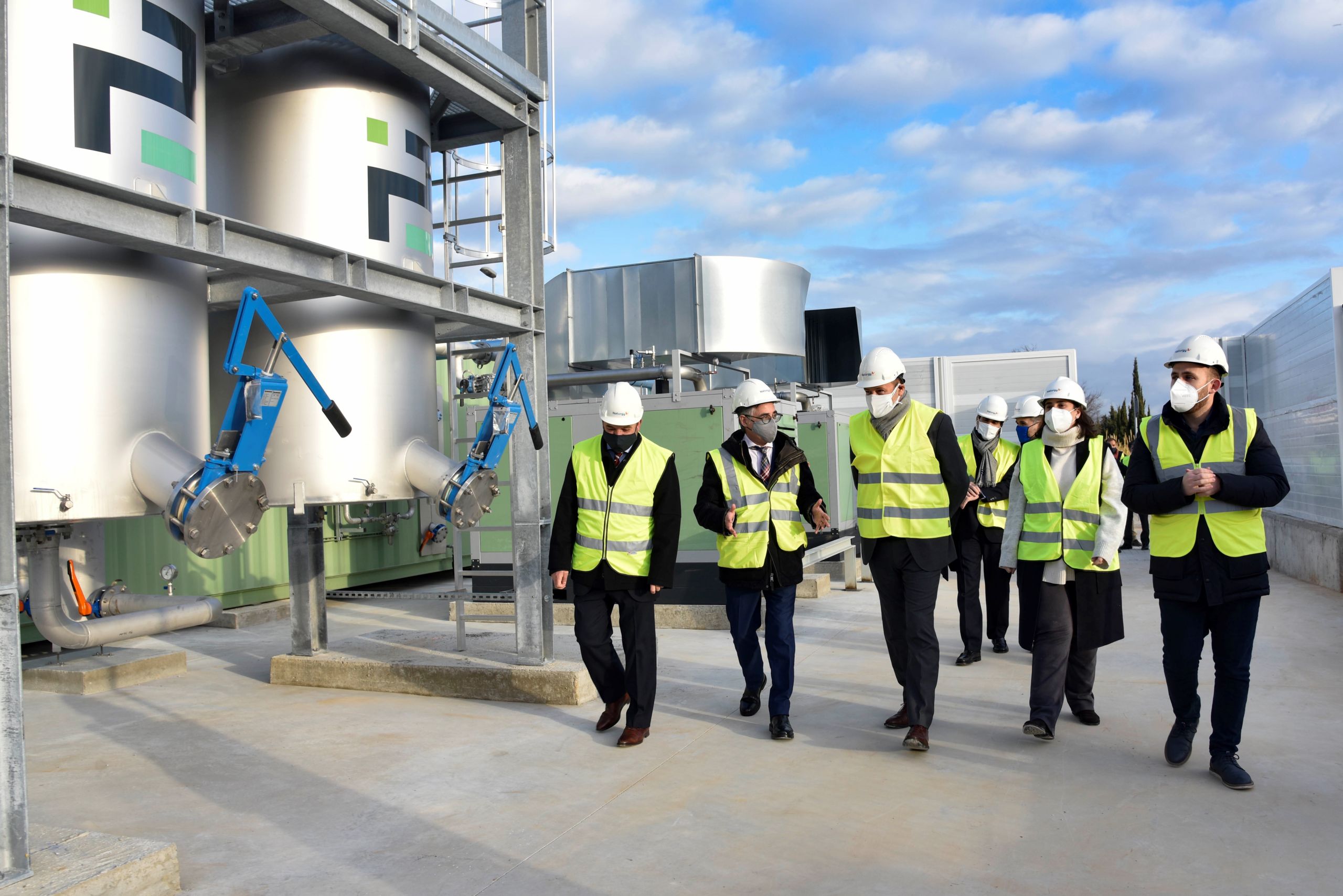 Visita institucional por parte de miembros de la Generalitat el Ayuntamiento de Cerdanyola y Naturgy a las obras de la primera planta para inyectar gas renovable